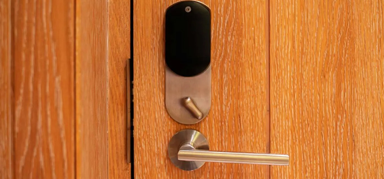 Automatic Locking Door Knob Hillsborough